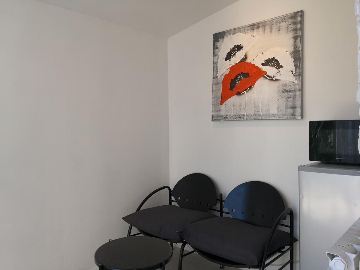 La Petite Maison De Lingling Mornas Luaran gambar