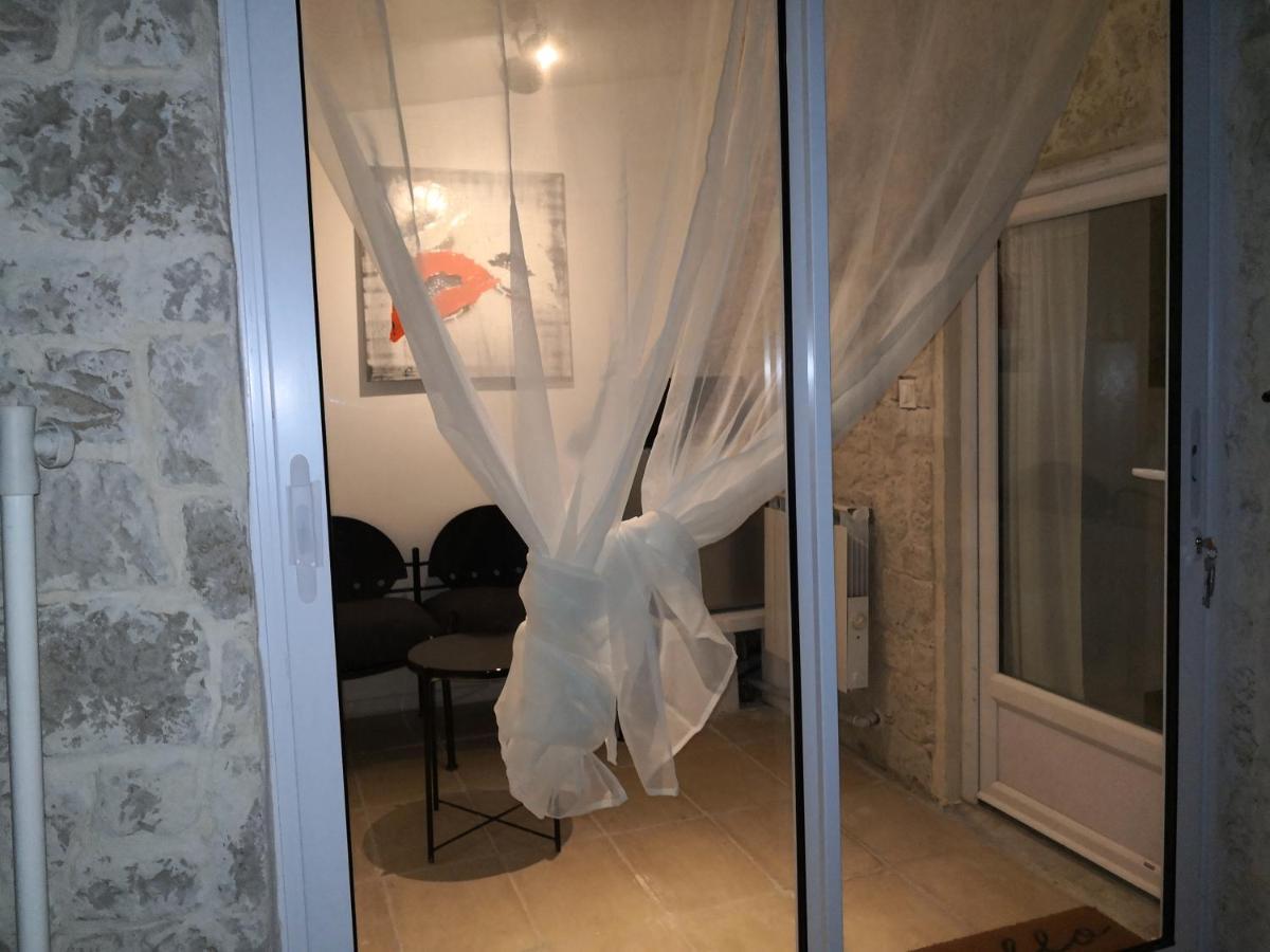 La Petite Maison De Lingling Mornas Luaran gambar